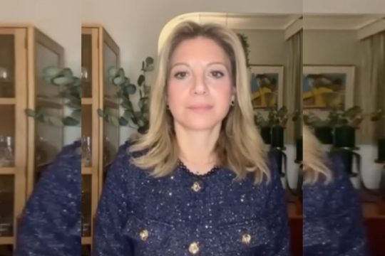 Καρυστιανού κατά Κοβέσι: «Γιατί υιοθέτησε δύο μέτρα και δύο σταθμά;»